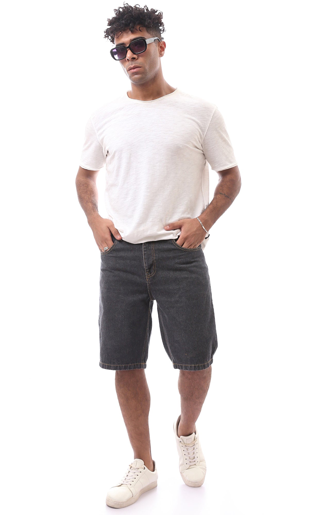 O165562 Men Shorts