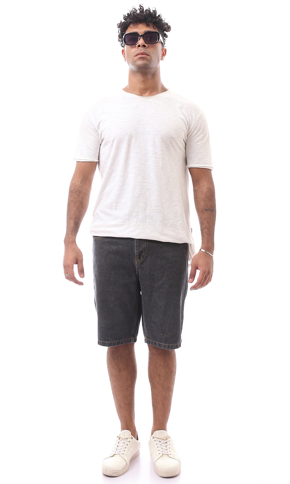 O165562 Men Shorts