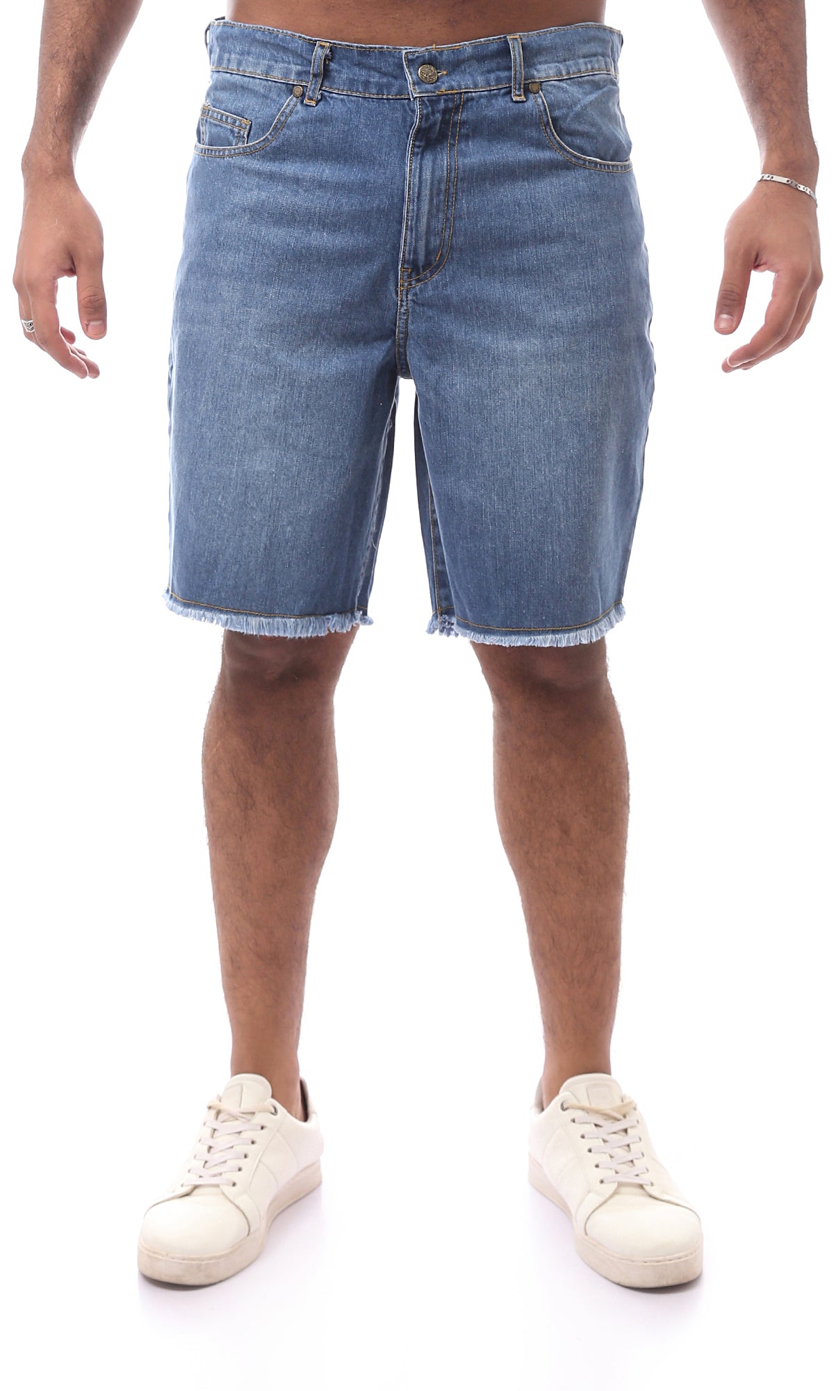 O165563 Men Shorts