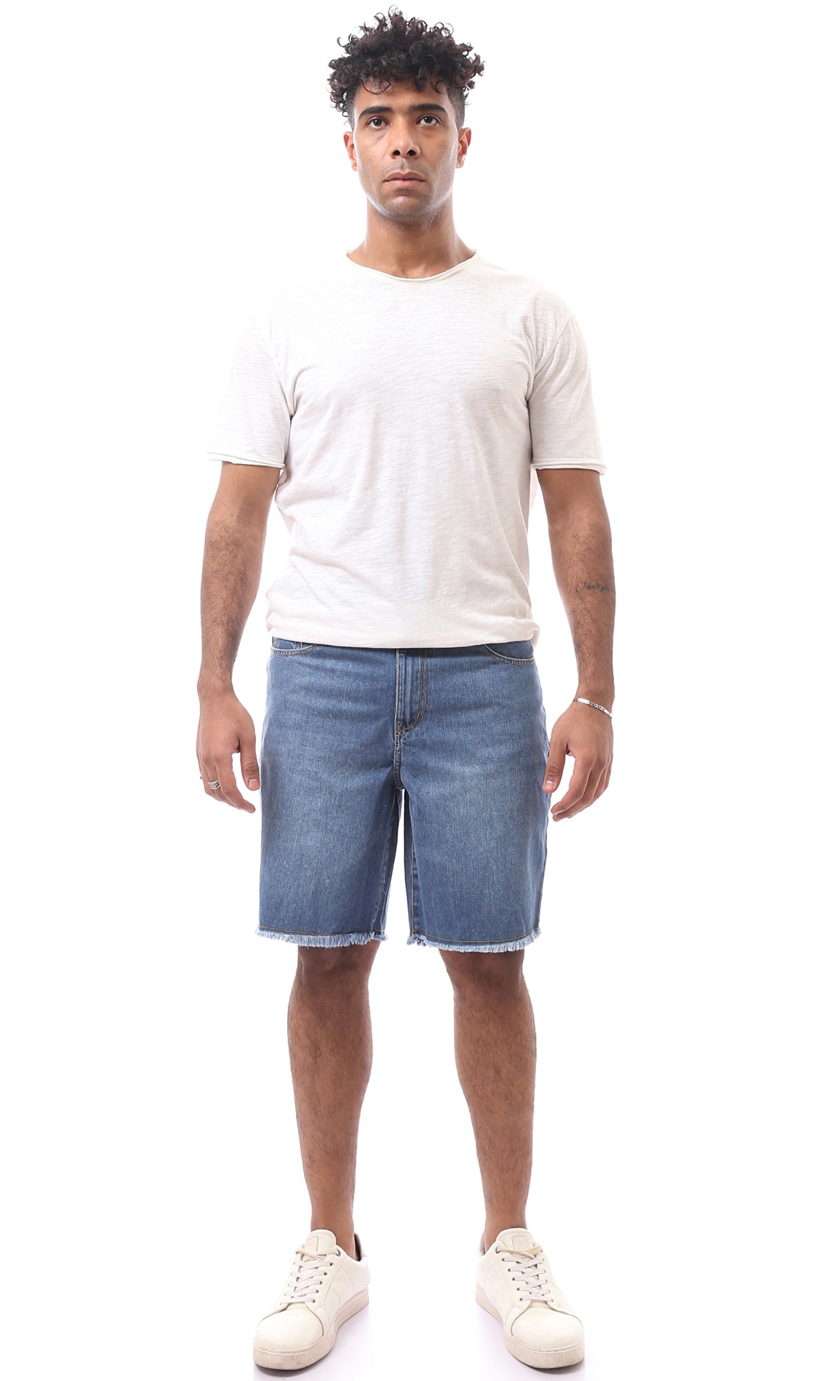 O165563 Men Shorts