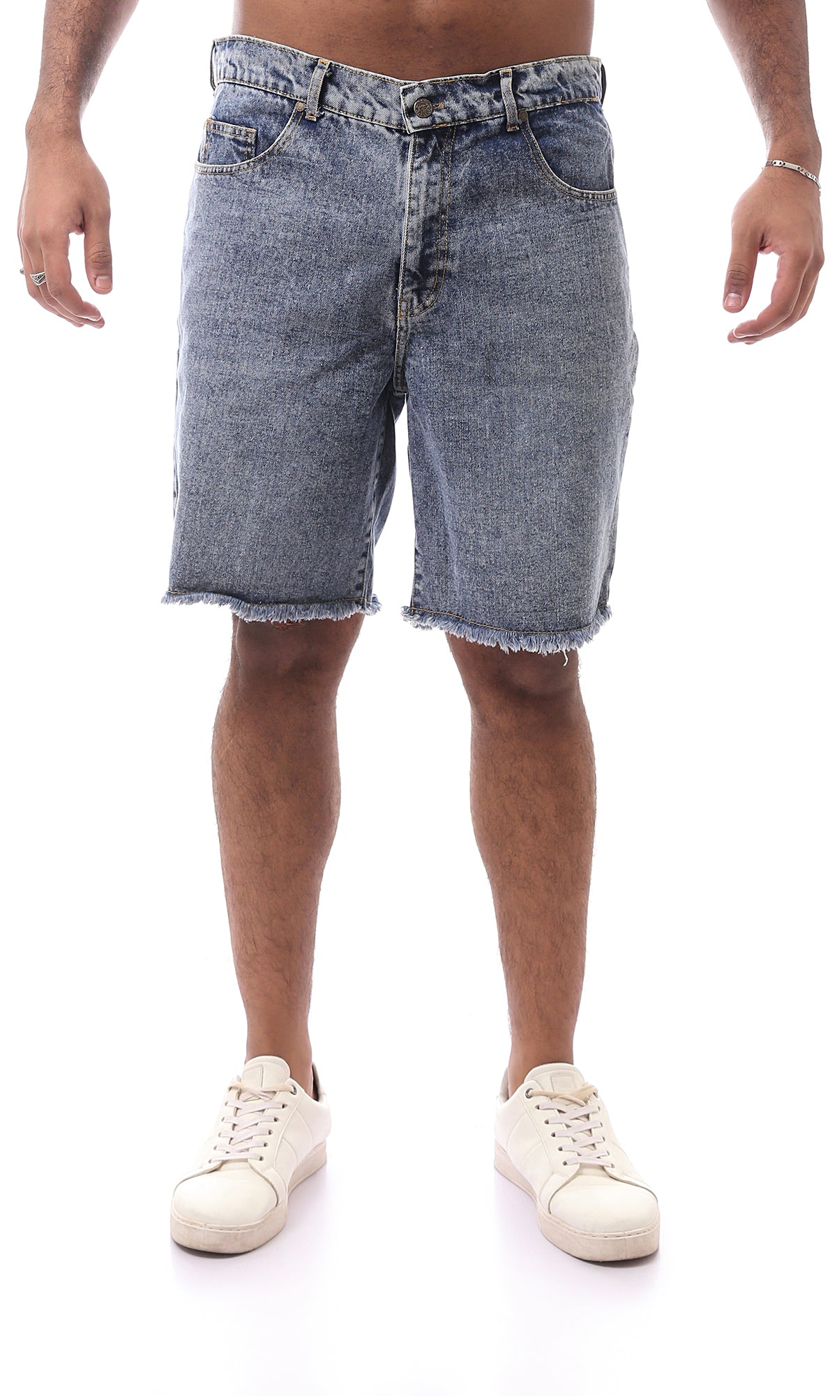 O165564 Men Shorts