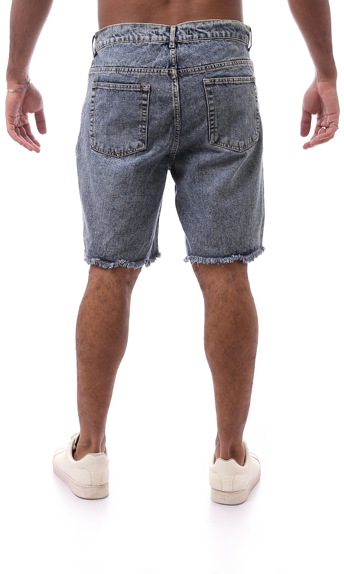 O165564 Men Shorts