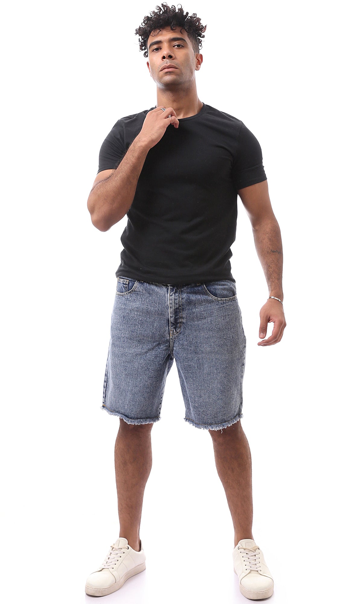 O165564 Men Shorts