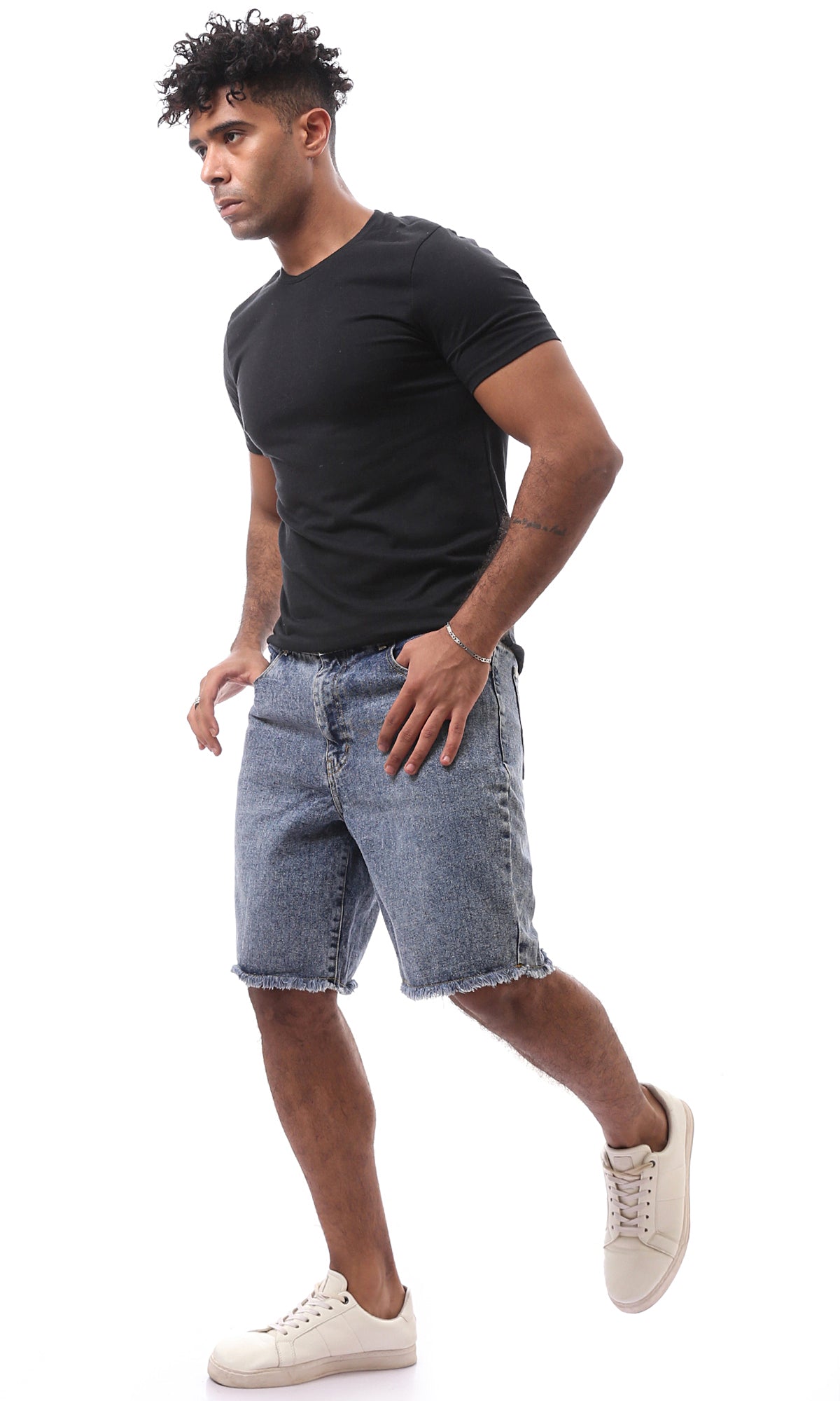 O165564 Men Shorts