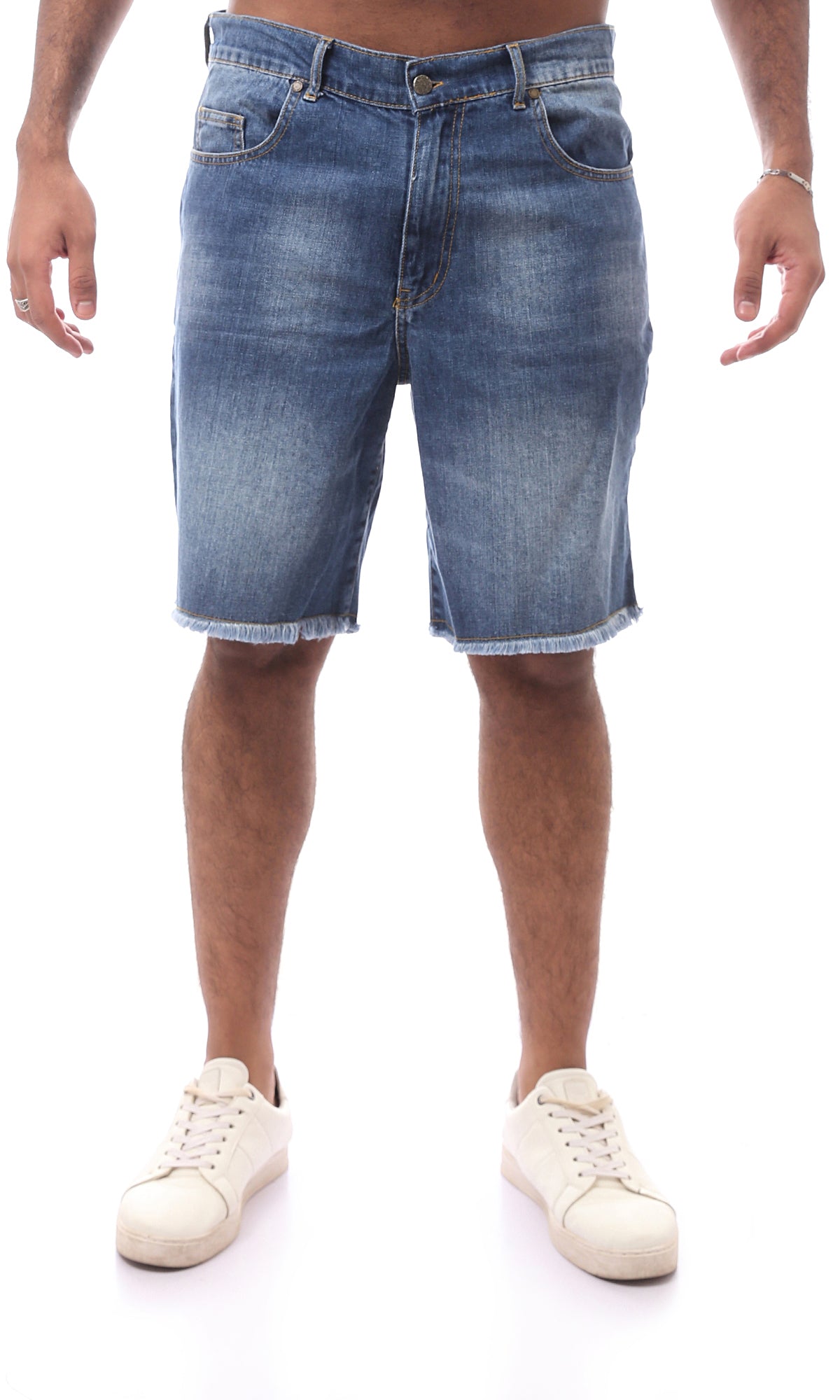 O165565 Men Shorts