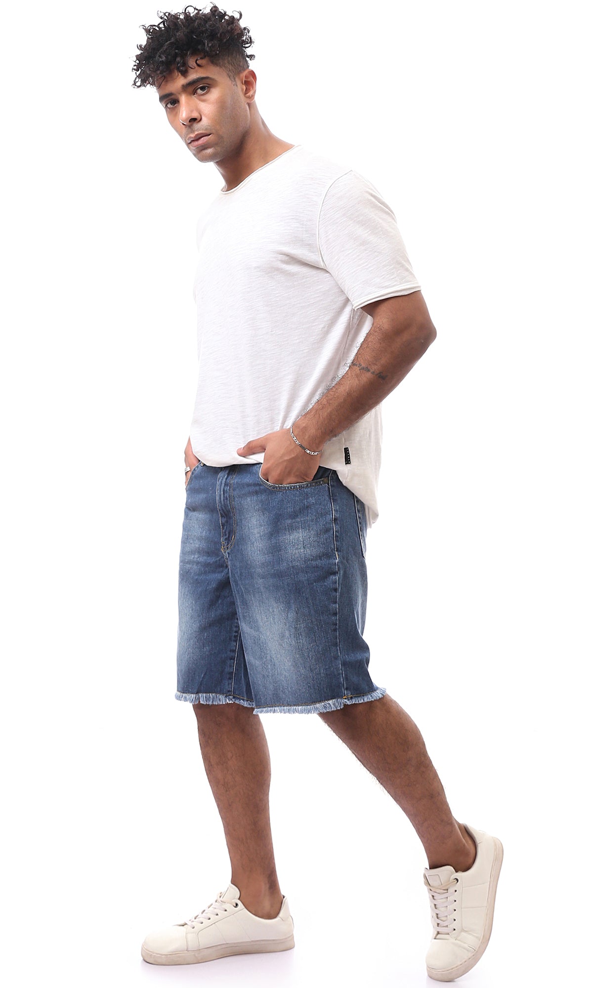 O165565 Men Shorts