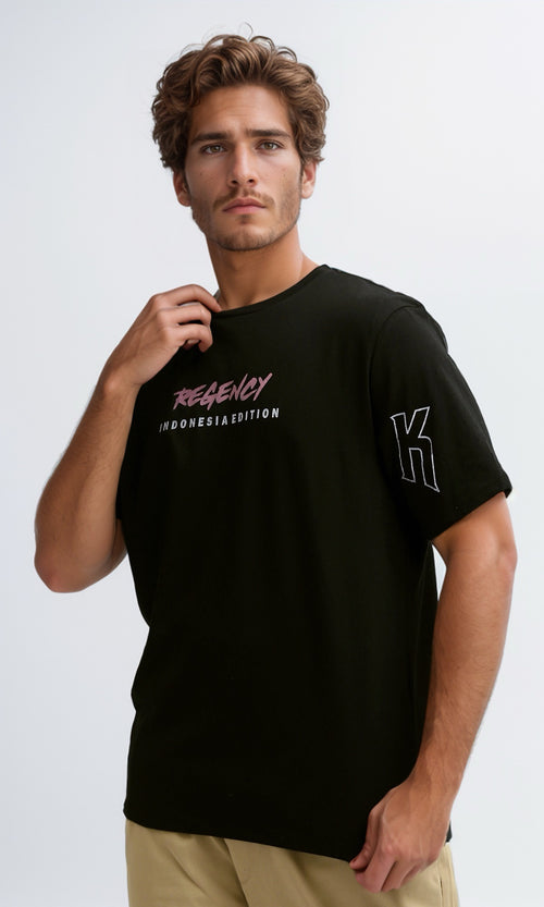 تي شيرت مطبوع "Regency" سهل الارتداء - أسود