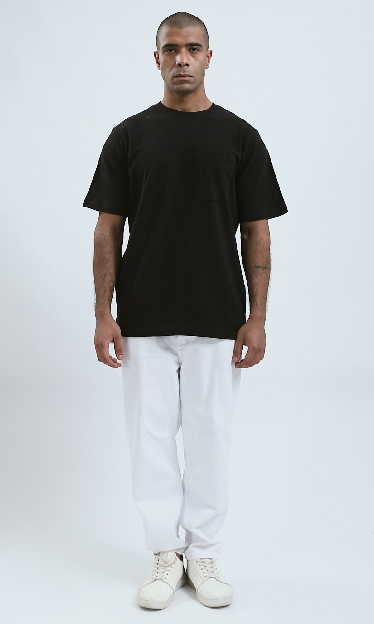O191373 - Relaxed Fit Elbow Sleeves Black Casual Tee With Pocket