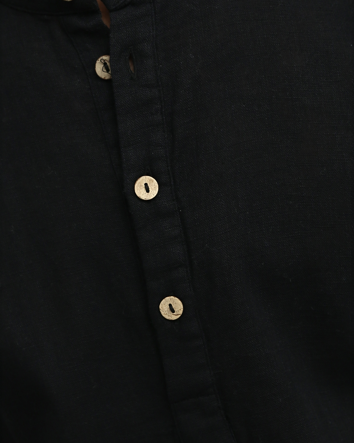 Ravin Men's Roll-Tab Henley Kurta - Black - O181030