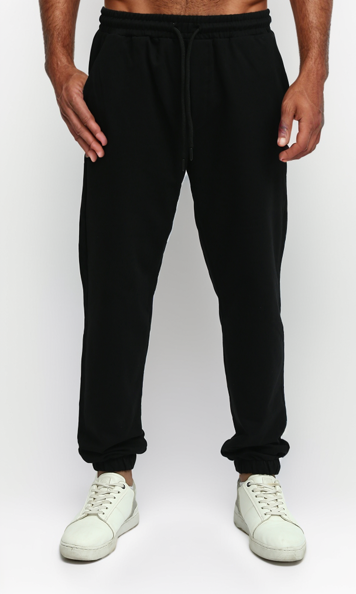 O198853 Black Jogger Pants With An Elastic Waist And Drawstring