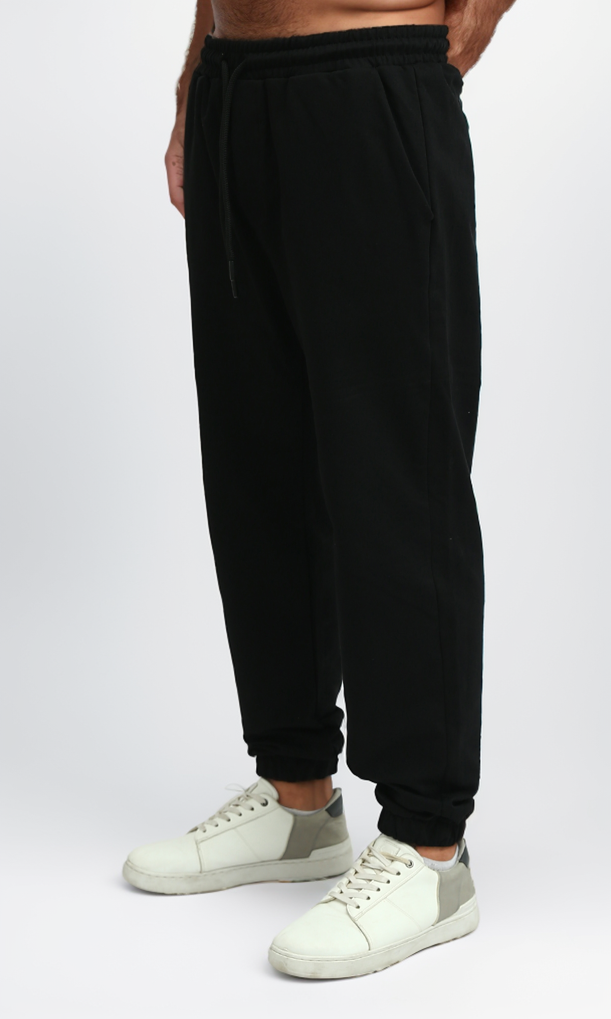 O198853 Black Jogger Pants With An Elastic Waist And Drawstring