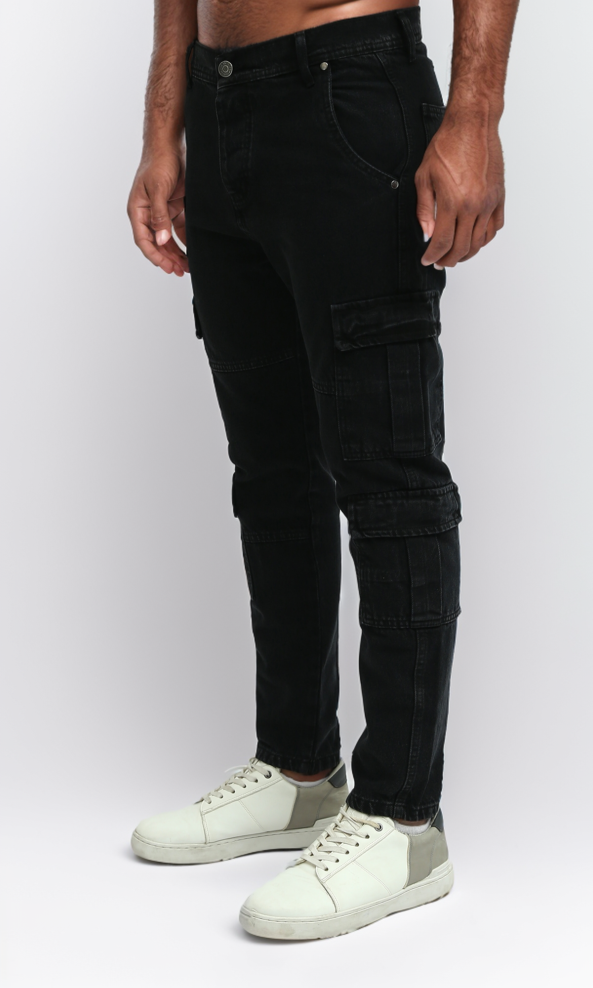 O198965 Black Cargo Jeans With Side Pockets