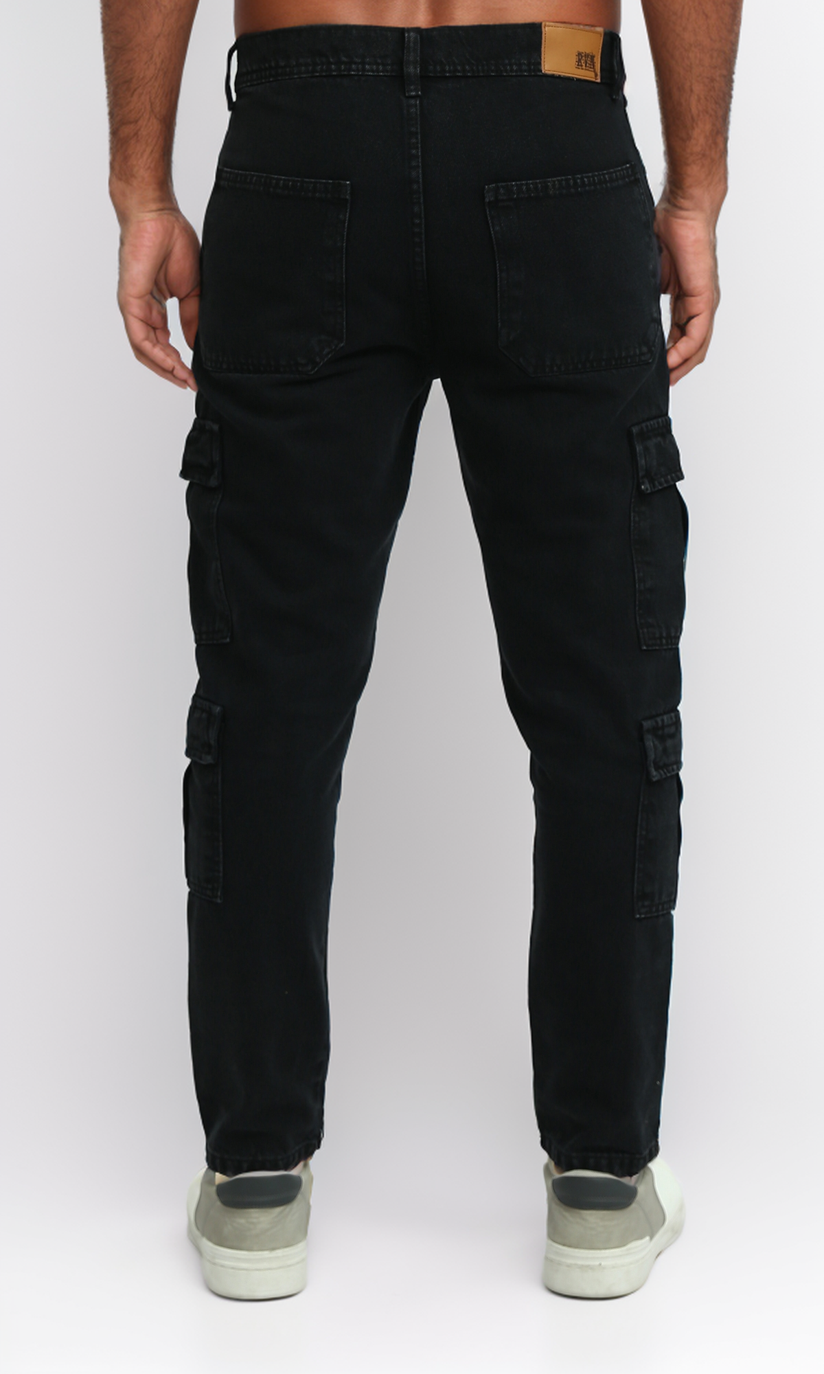 O198965 Black Cargo Jeans With Side Pockets