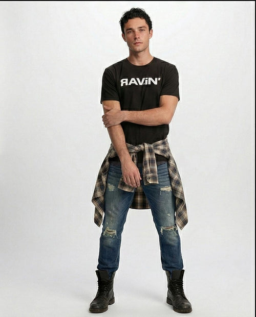 تي شيرت رجالي أسود بشعار جرافيك من ريفين