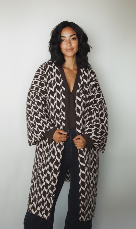 R207949 - Crepe Chiffon Printed Kimono - Black & White Geometric