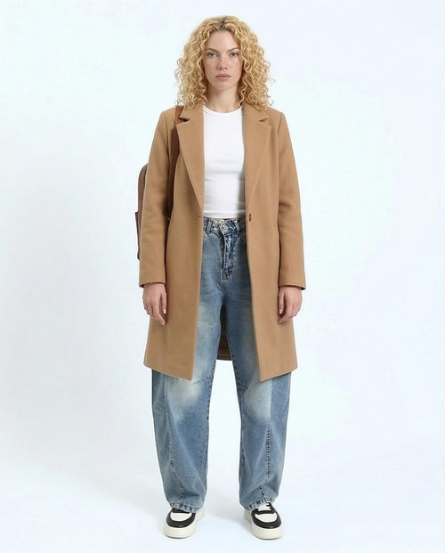 Ravin Barrel-Leg Curved Seam Denim Jeans in Vintage Light Wash - R211721