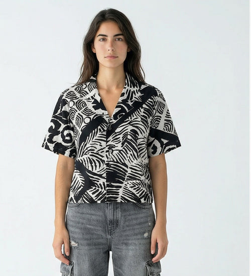 Women's Monochrome Abstract Print Short Sleeve Shirt - R217029