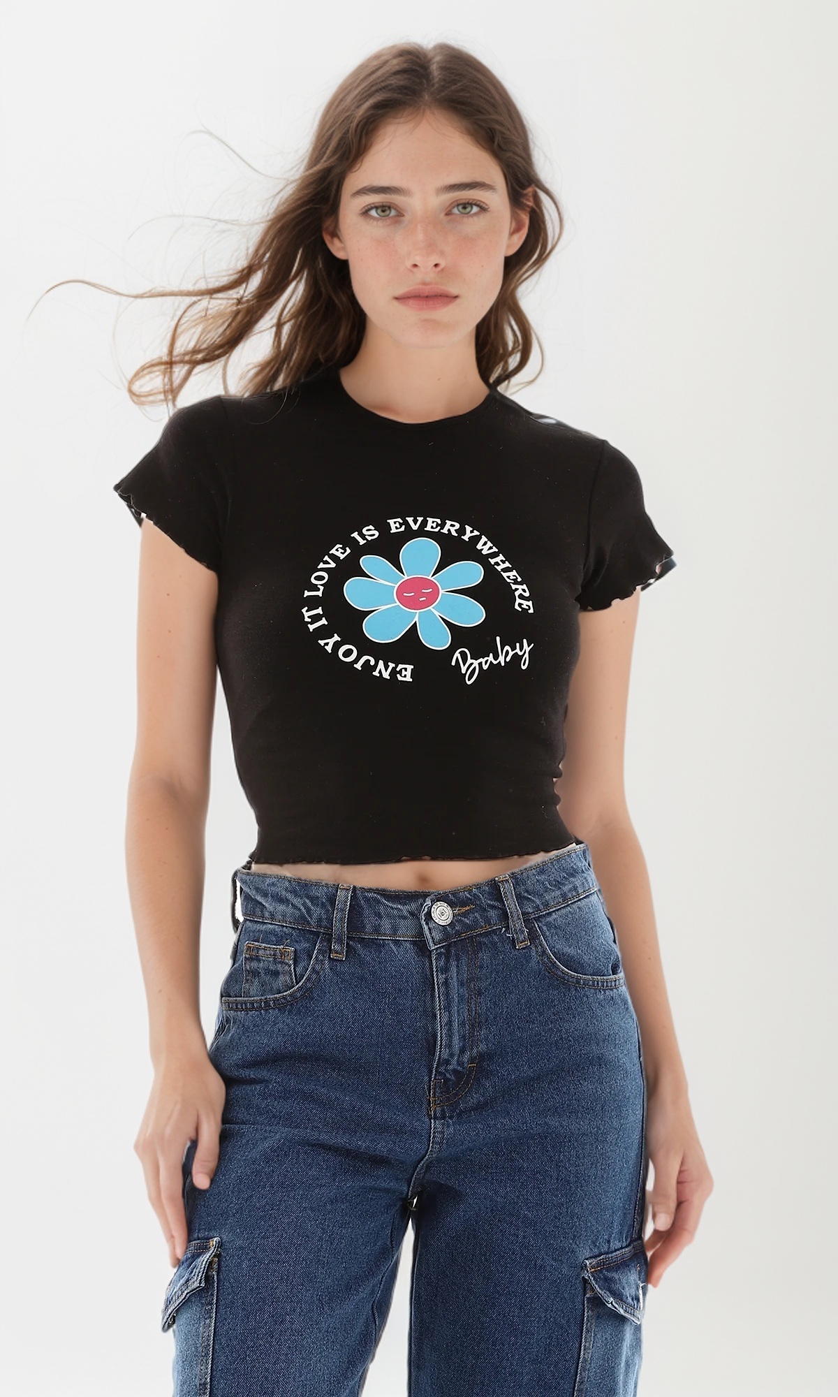 o164647-flower-printed-slip-on-tee-black-women-short-sleeve-t-shirt