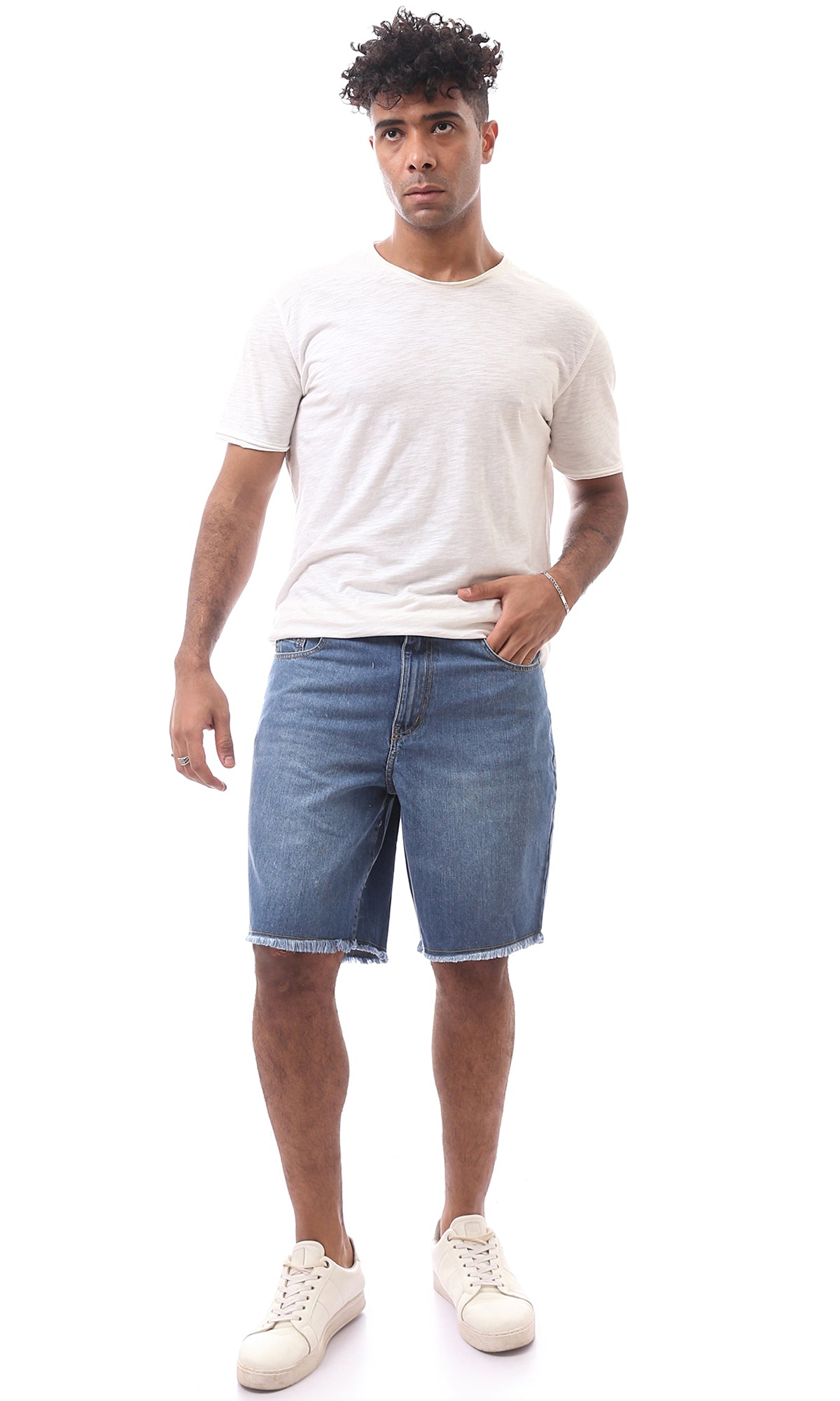 O165563 Men Shorts