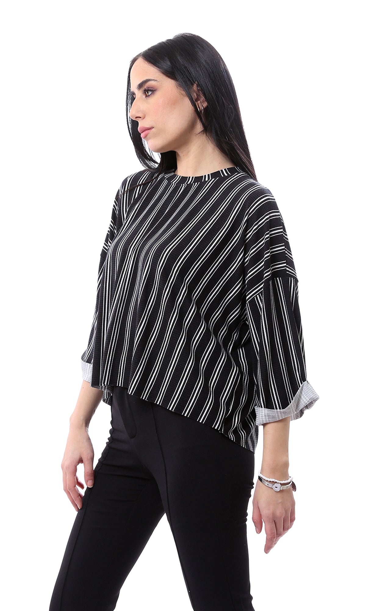 O165800 نسائي بأكمام طويلة