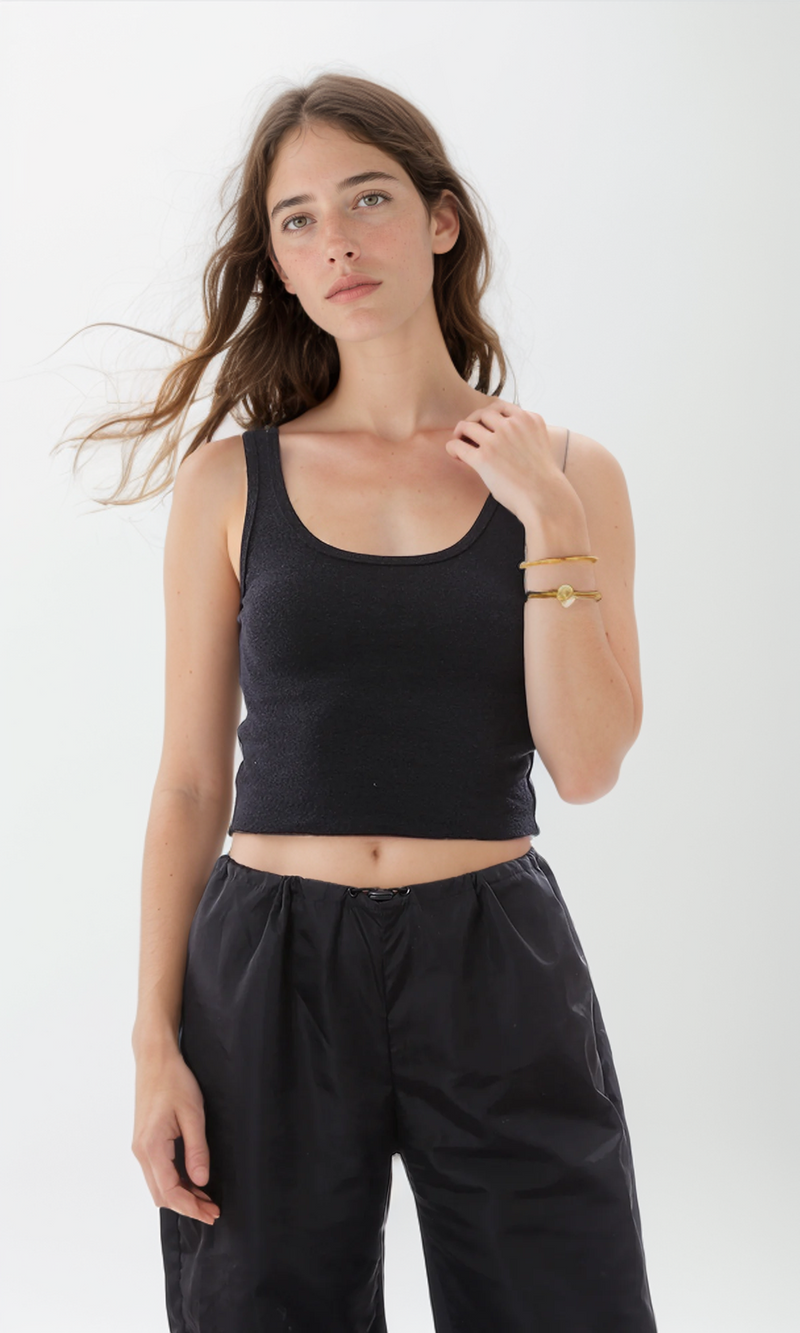 O166398 Wide Round Neck Black Sleeveless Tank Top