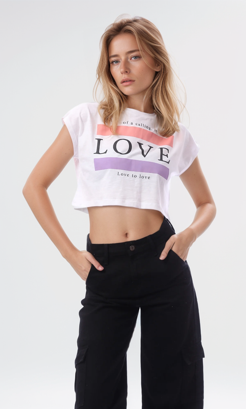 تيشيرت قصير أبيض بطباعة "حب"