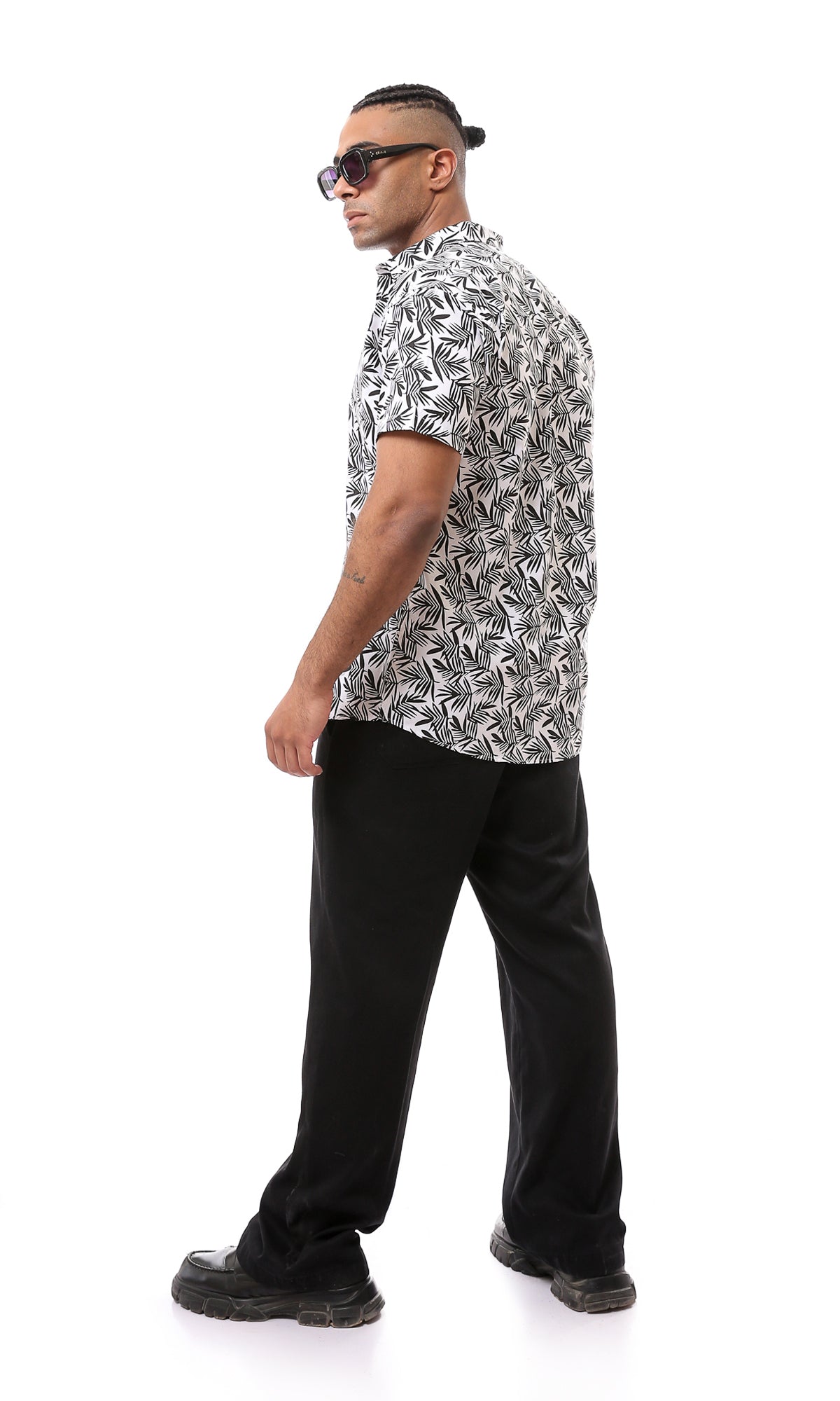 O168868 Men Short Sleeve