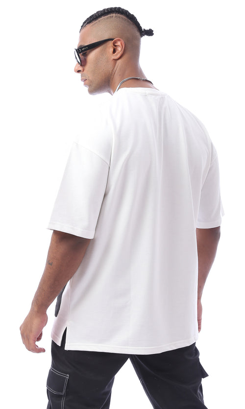 تيشيرت أبيض سادة بأكمام قصيرة مع جيب