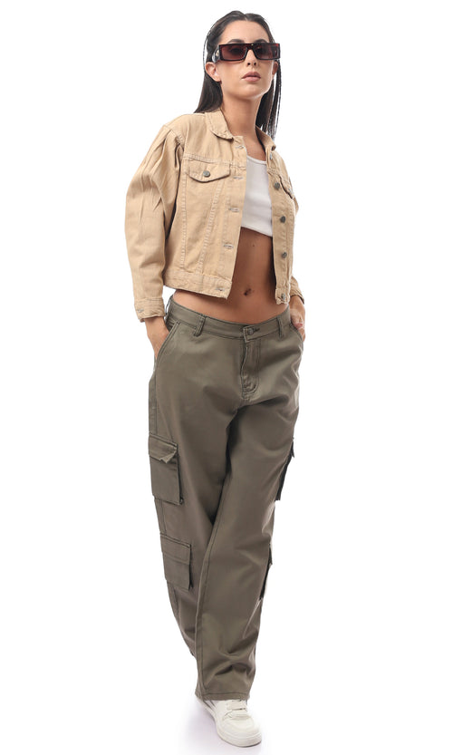 جاكت بأزرار وقصة عادية بيج