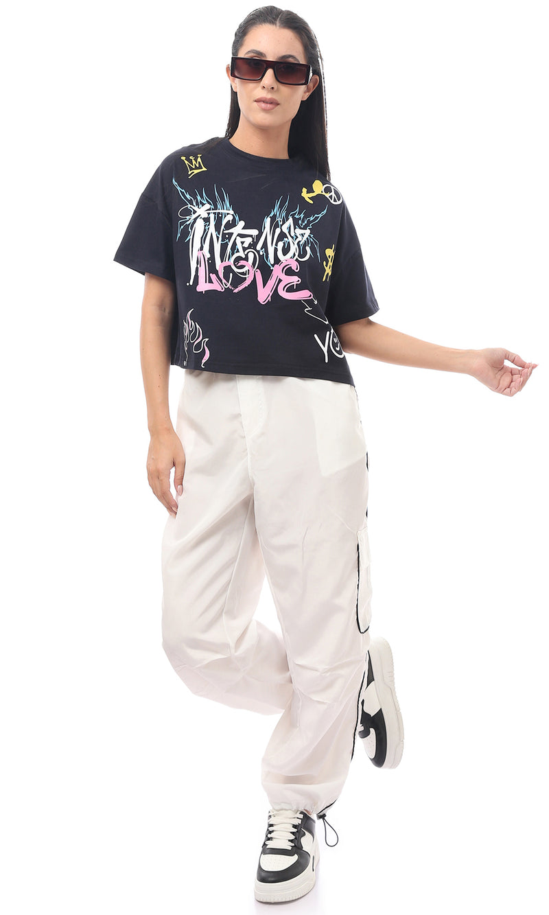 تيشيرت قصير أسود مطبوع سهل الارتداء