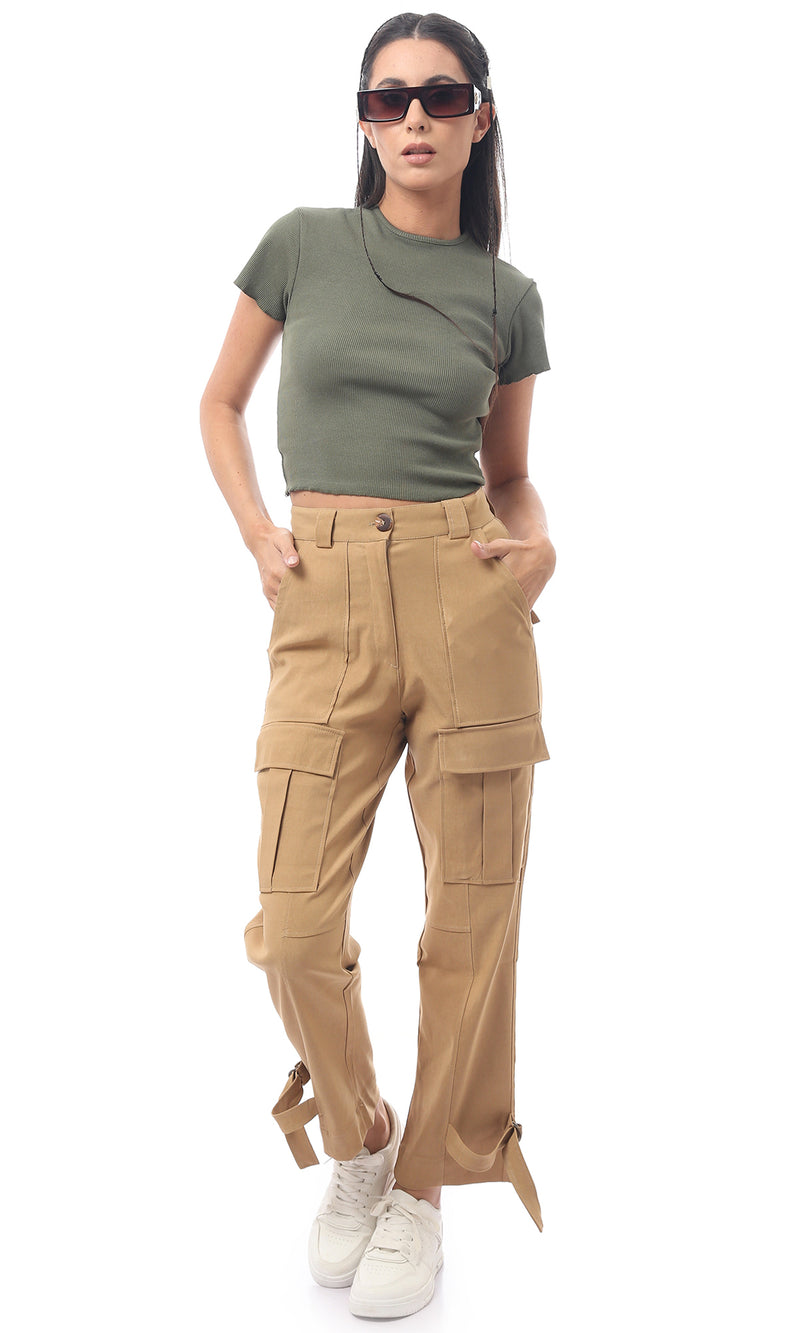 توب قصير أخضر زيتوني سهل الارتداء