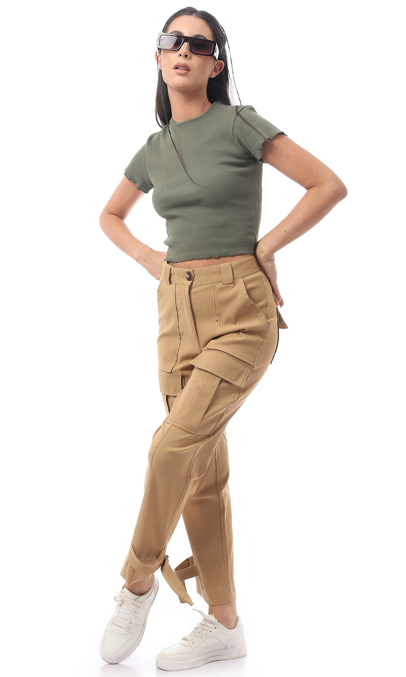 توب قصير أخضر زيتوني سهل الارتداء