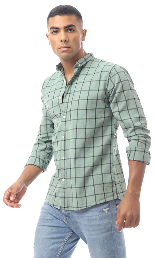 قميص أخضر منقوش بأكمام طويلة