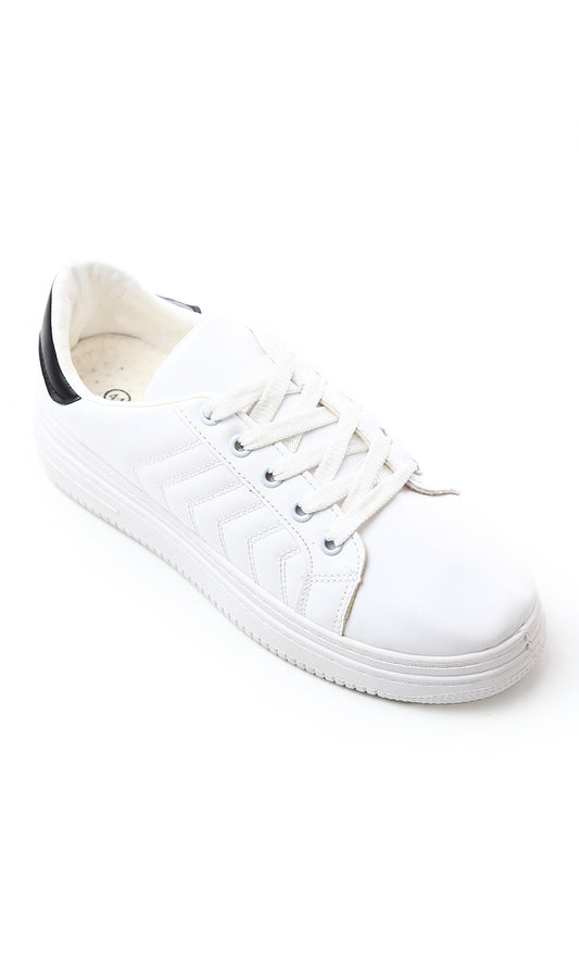 O171292 White & Black Leather Laced Padded Sneakers