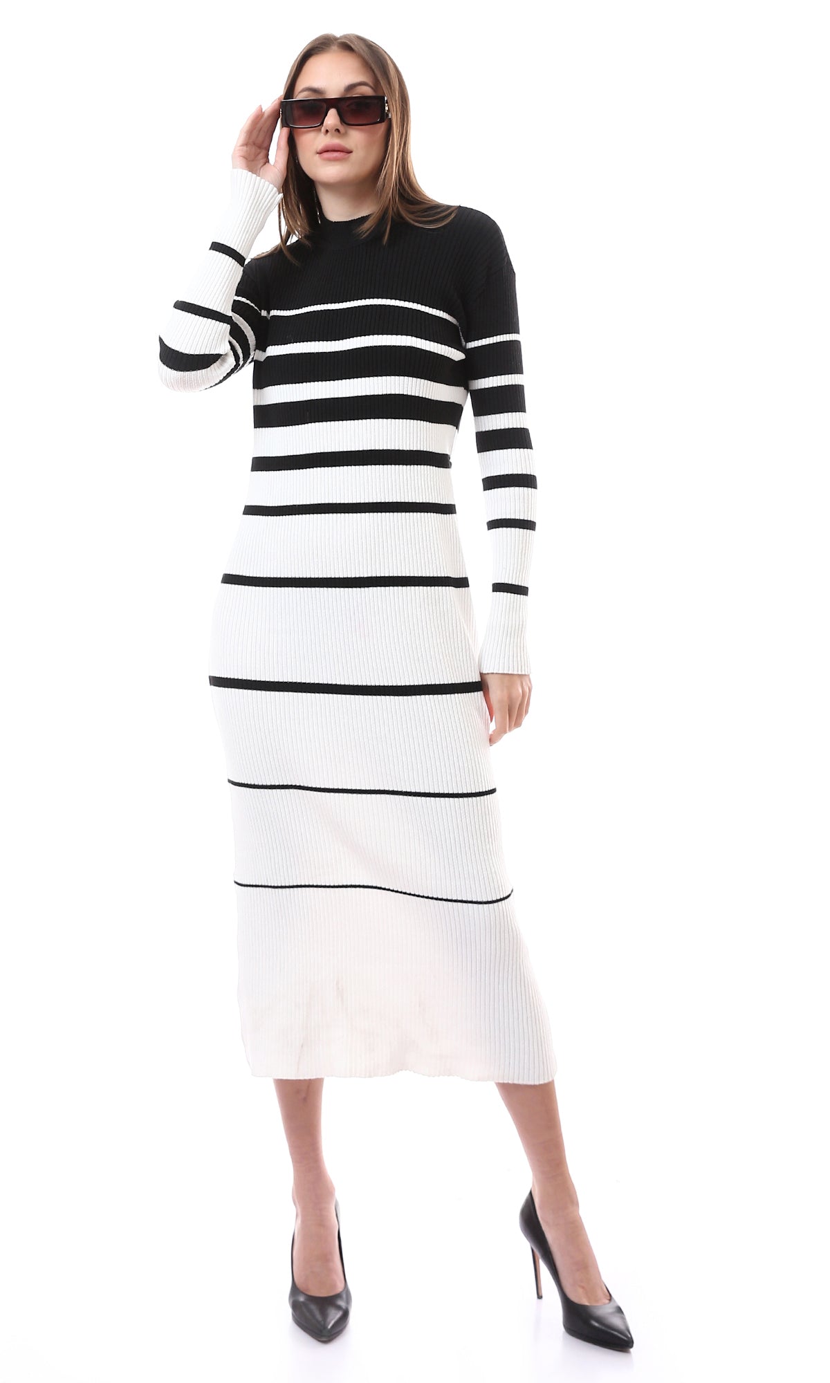 O172554 Bi-Tone Black & White Slip On Maxi Winter Dress