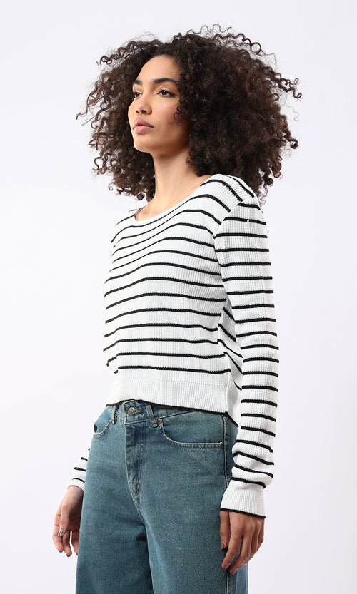 O173082 Black & White Striped Long Sleeves Short Pullover