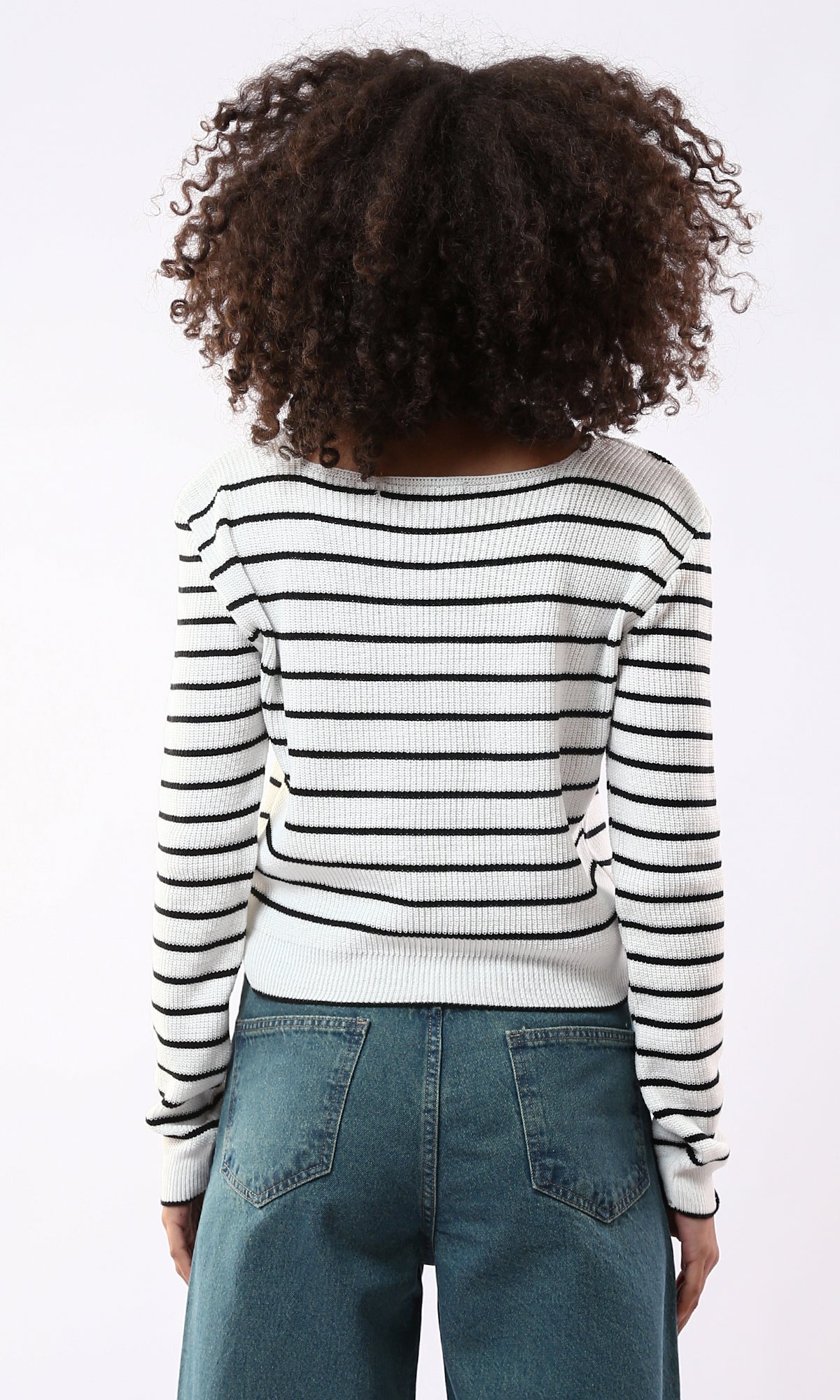 O173082 Black & White Striped Long Sleeves Short Pullover