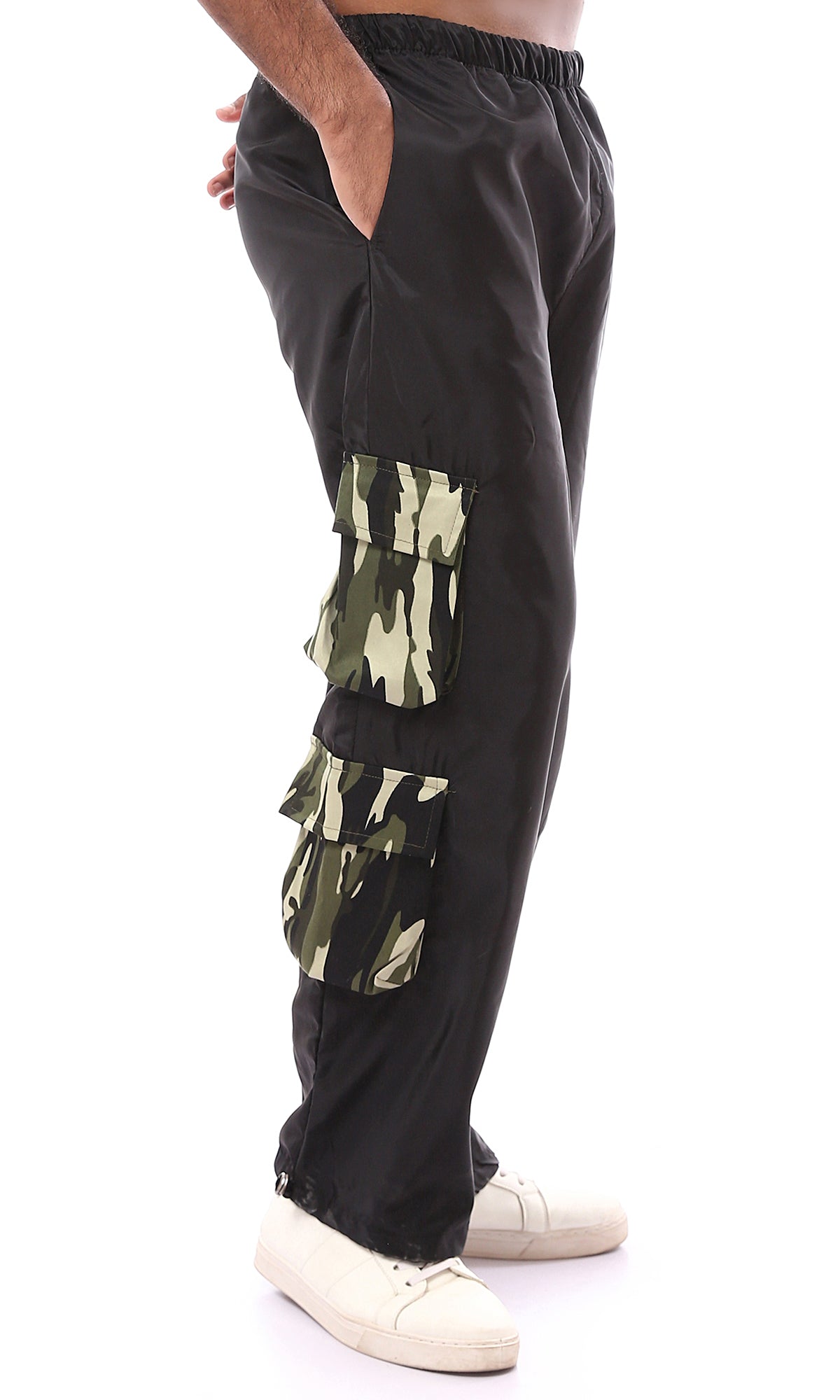 O174052 Black Waterproof Cargo Pants With Camouflage Pockets