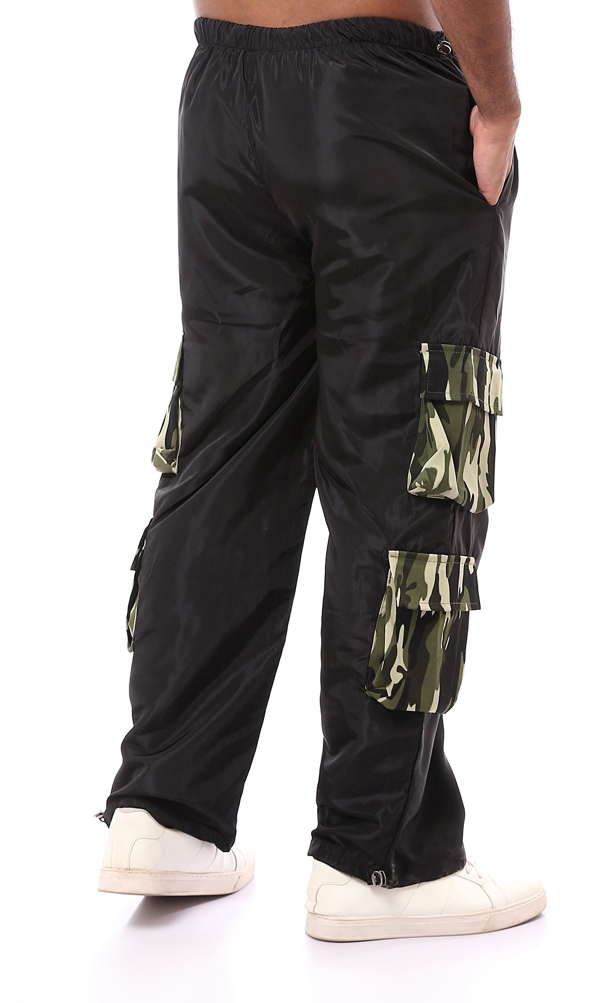 O174052 Black Waterproof Cargo Pants With Camouflage Pockets