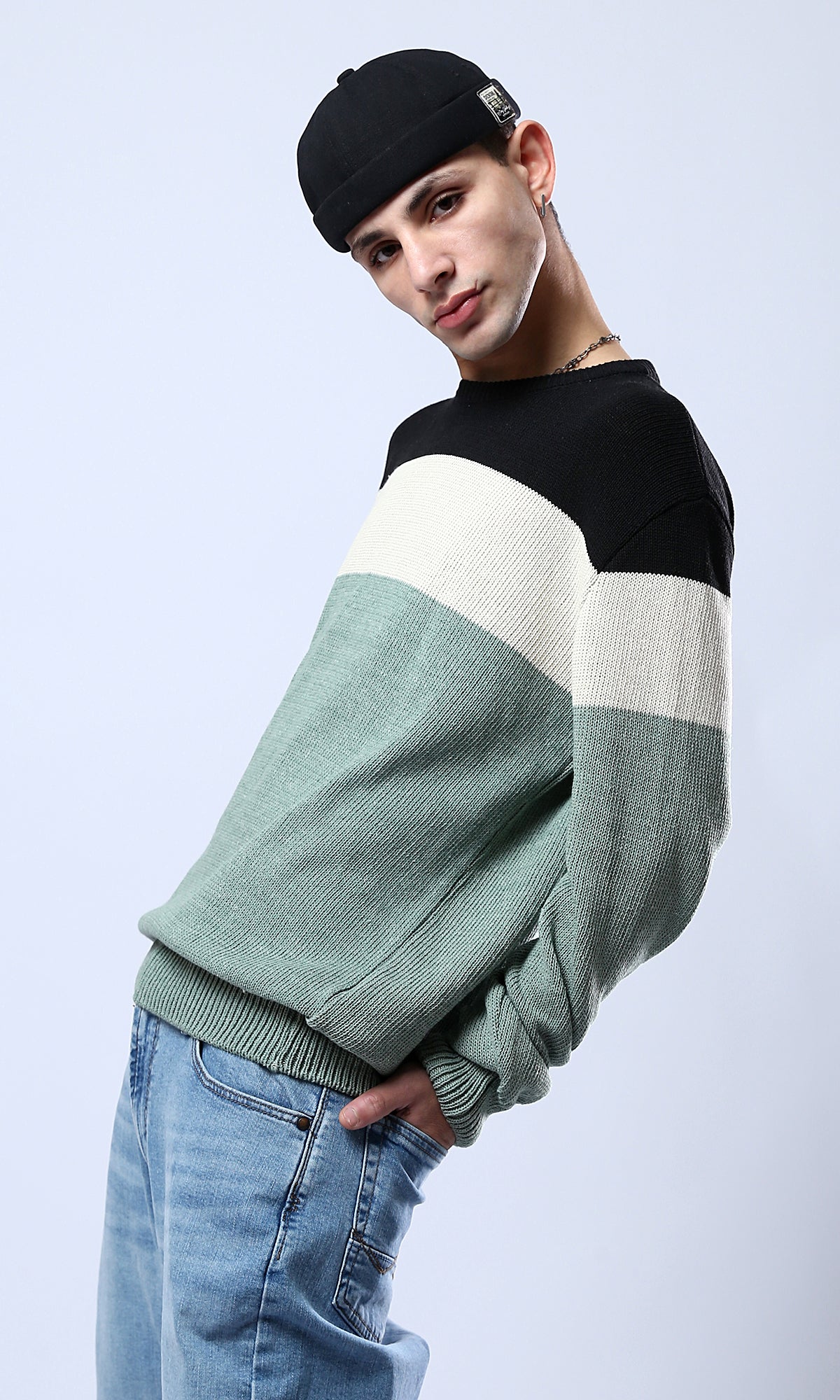 O174213 Tri-Tone Knitted Relaxed Pullover - Black, Off-White & Mint