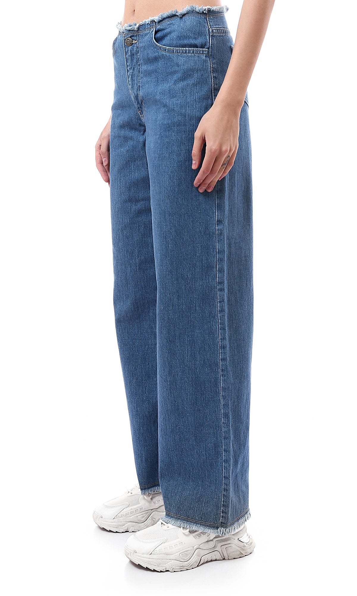 O174629 Wide Leg Light Blue Jeans With Frayed Trim