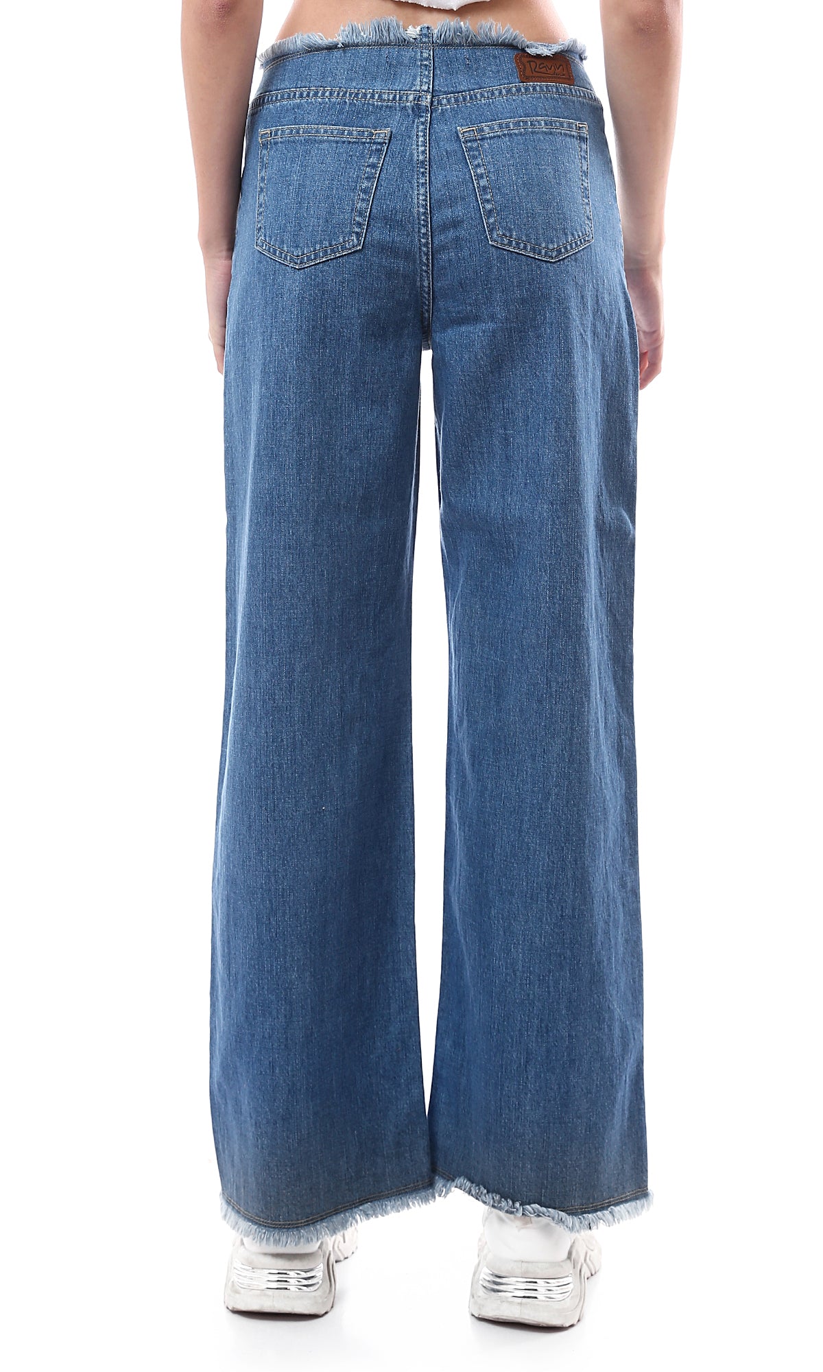 O174629 Wide Leg Light Blue Jeans With Frayed Trim