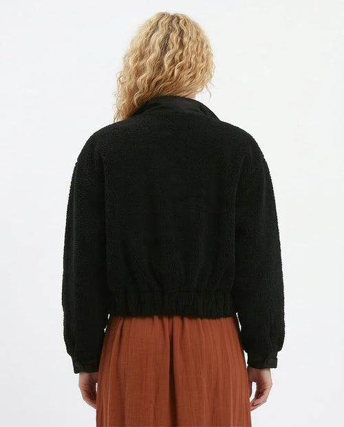 Ravin Cropped Sherpa Fleece Jacket with Contrast Utility Pockets – Black - O175364