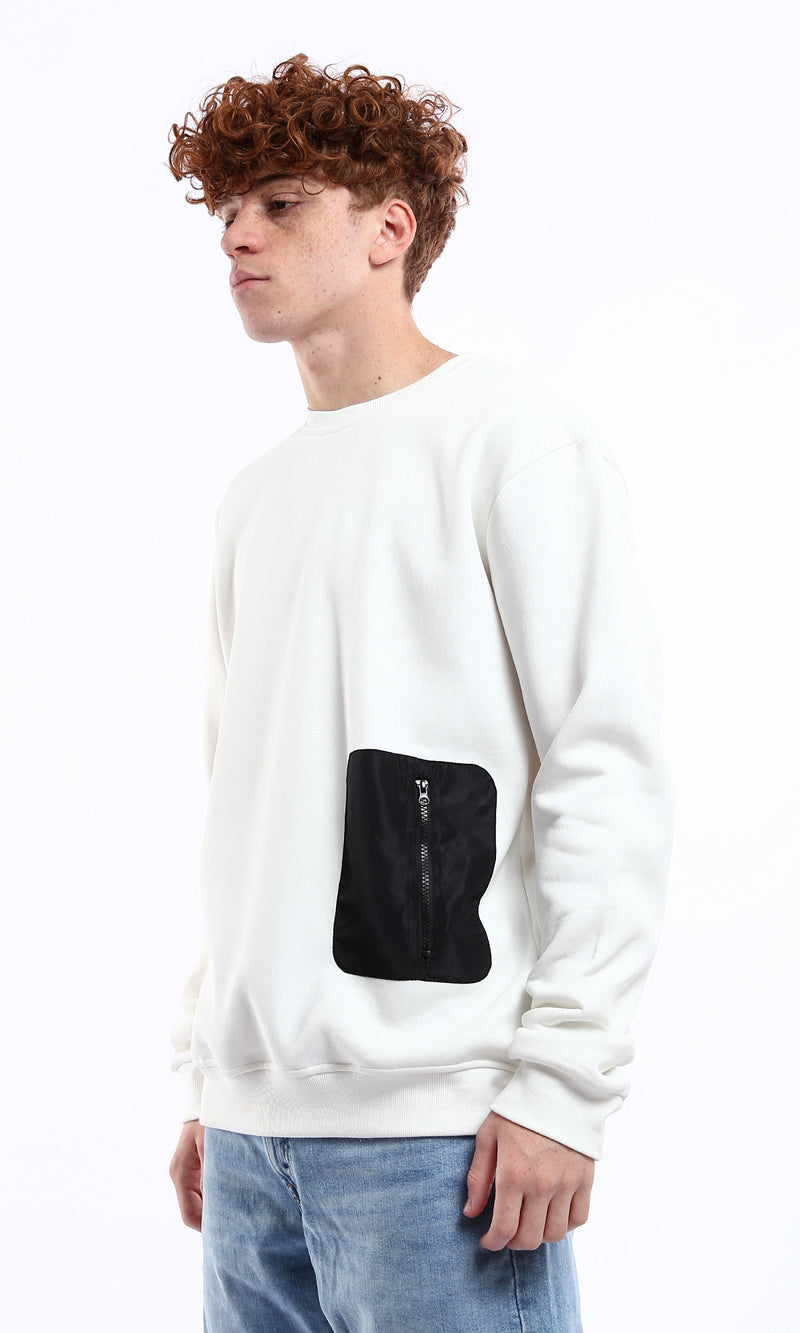 O175665 Off-White Crew Neck Sweatshirt With Zipped Pocket