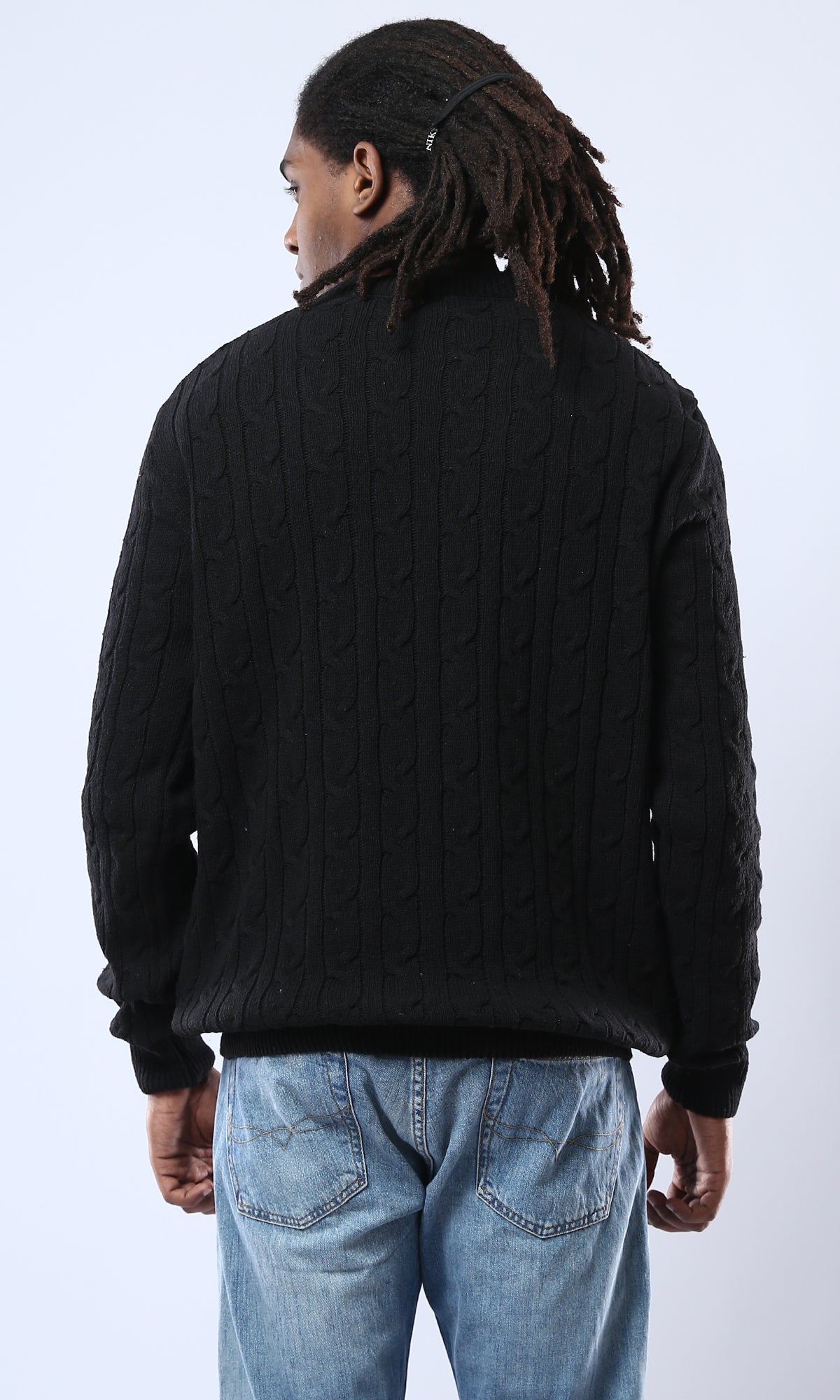 O175712 Round Neck Braided Knit Black Pullover