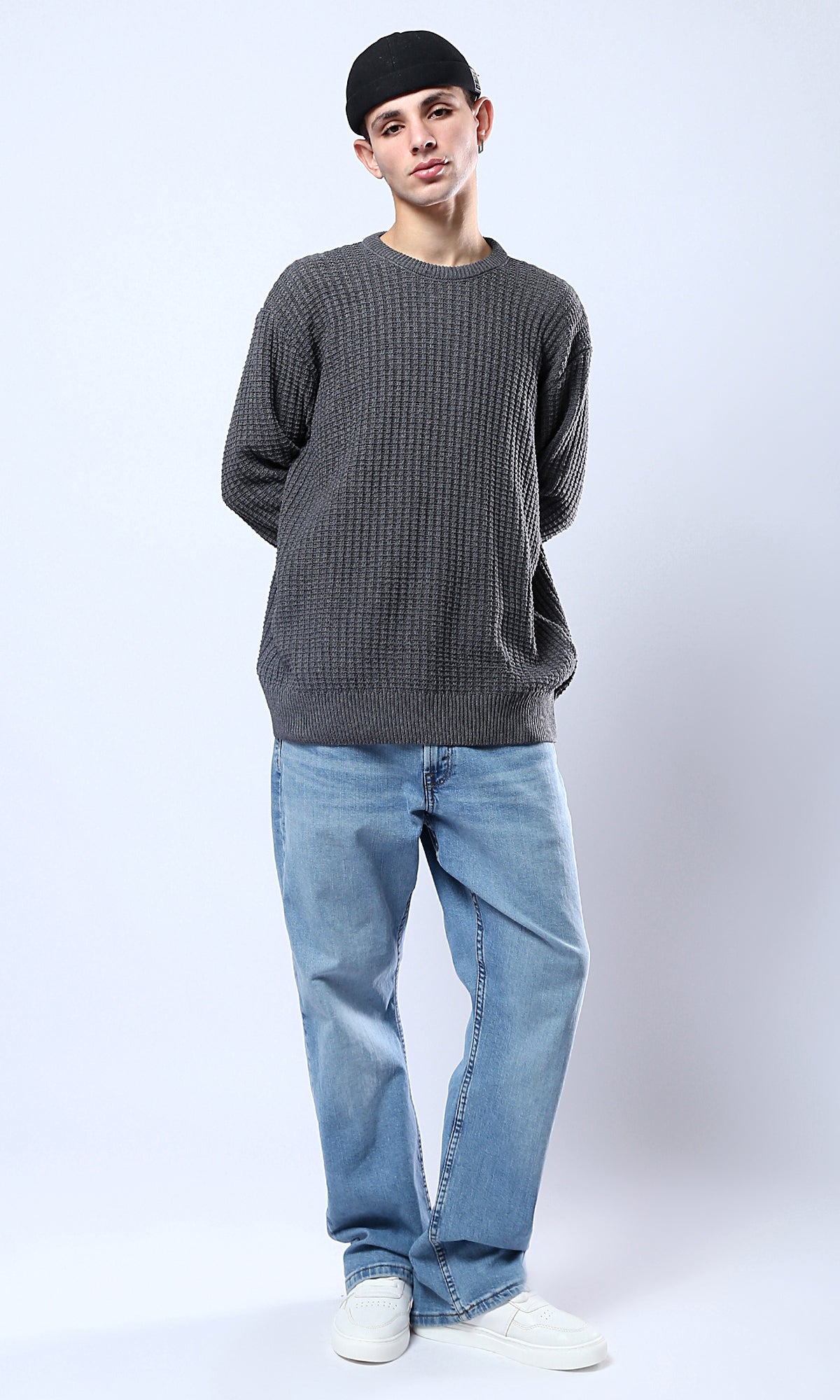 بلوفر تريكو رمادي غامق بنمط هيذر ورقبة مستديرة - O176370