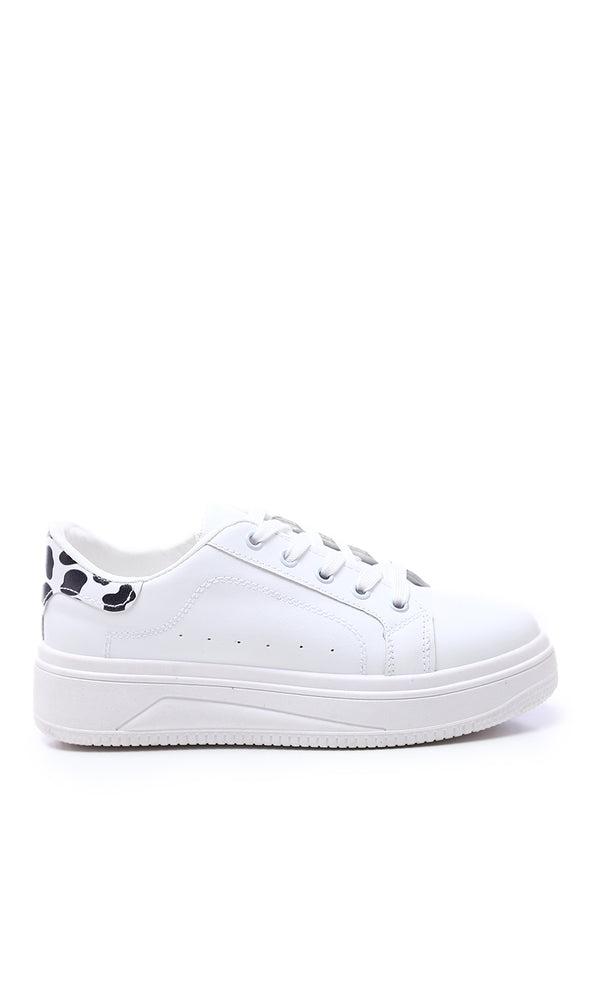 O177888 Round Toecap Sneakers With Cow Back - White
