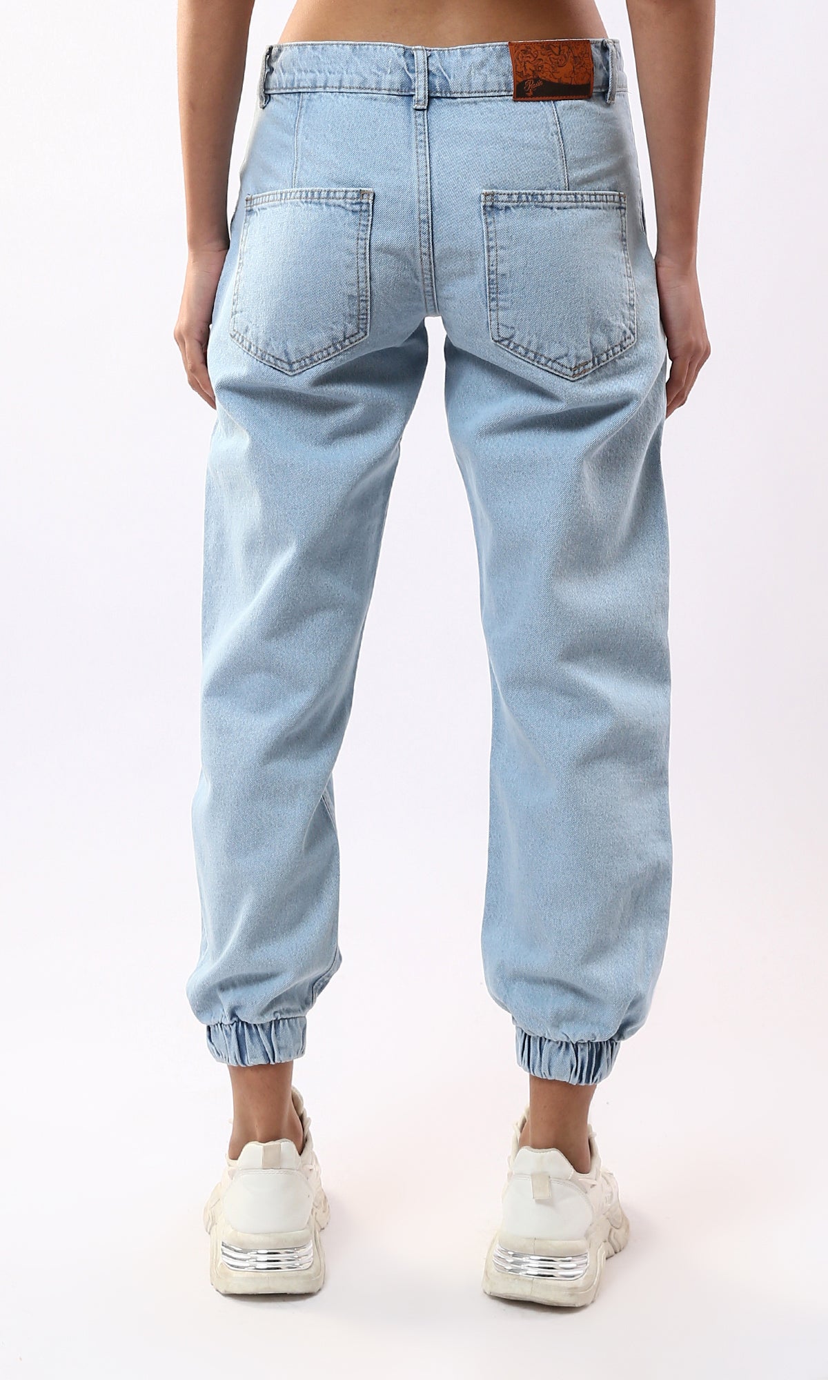 O177963 Comfy Mom-Fit Jeans With Elastic Hem - Stonewash