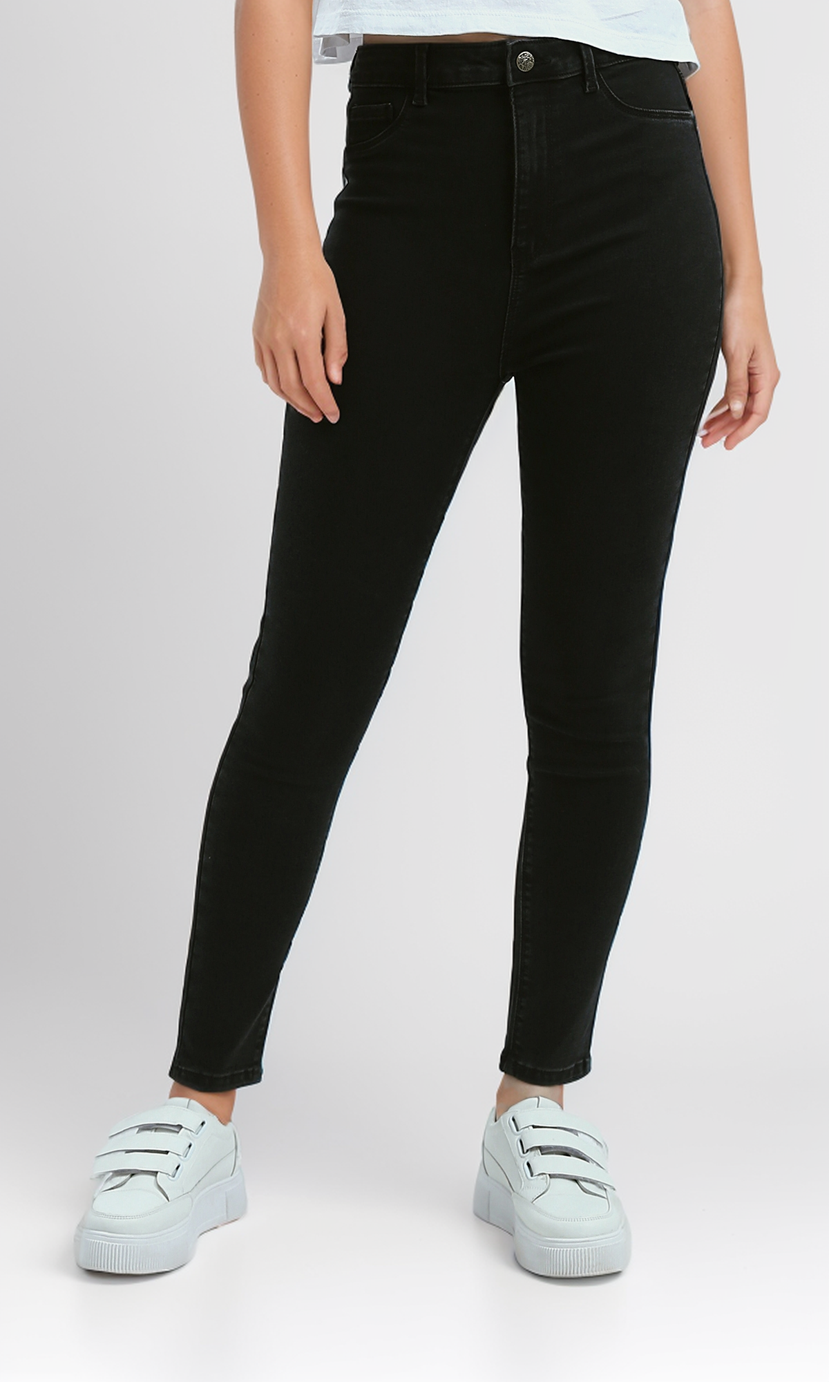 O178229 Solid Black Skinny Jeans With Double Closure