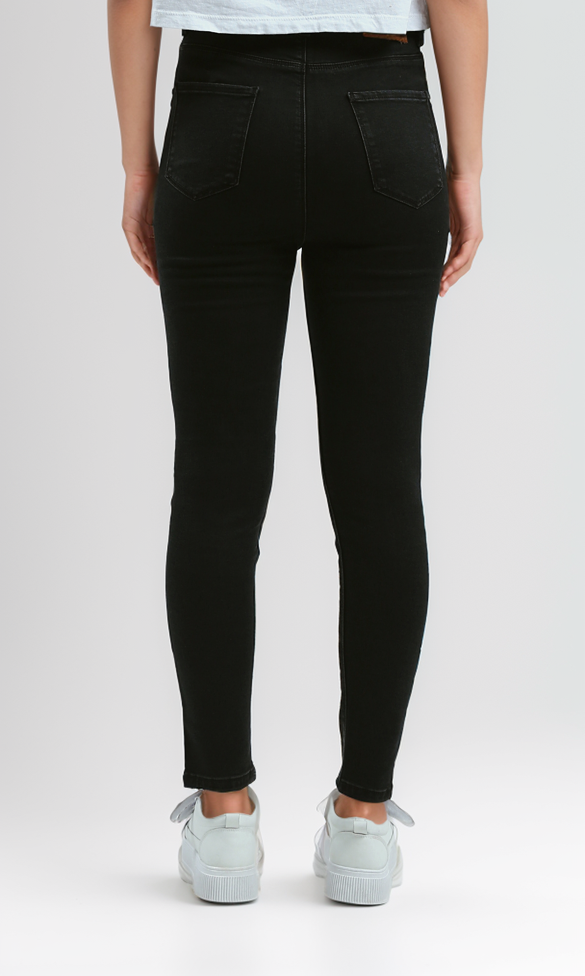 O178229 Solid Black Skinny Jeans With Double Closure